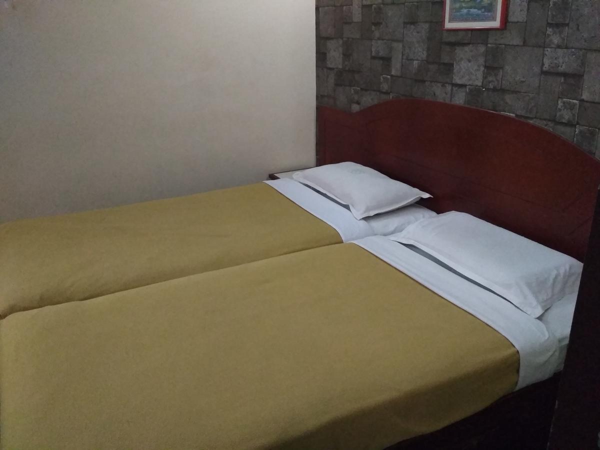 Hotel Rukmini Alwaye Экстерьер фото