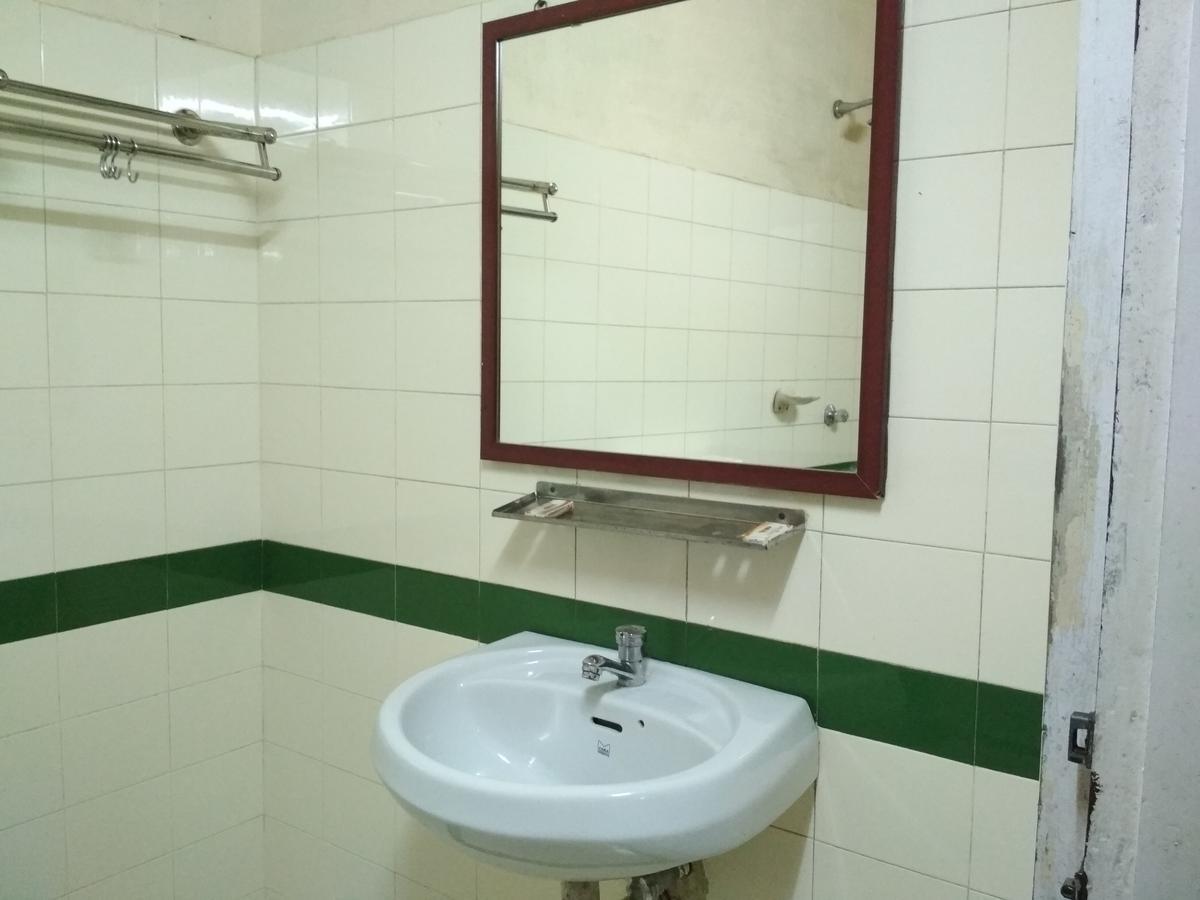 Hotel Rukmini Alwaye Экстерьер фото